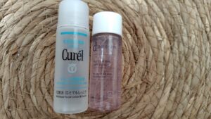 キュレルとDプログラム化粧水を比べてみた