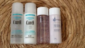 キュレルとDプログラム化粧水と乳液の比較